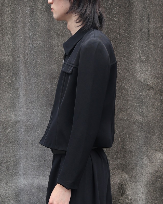 Short length zip-up blouson