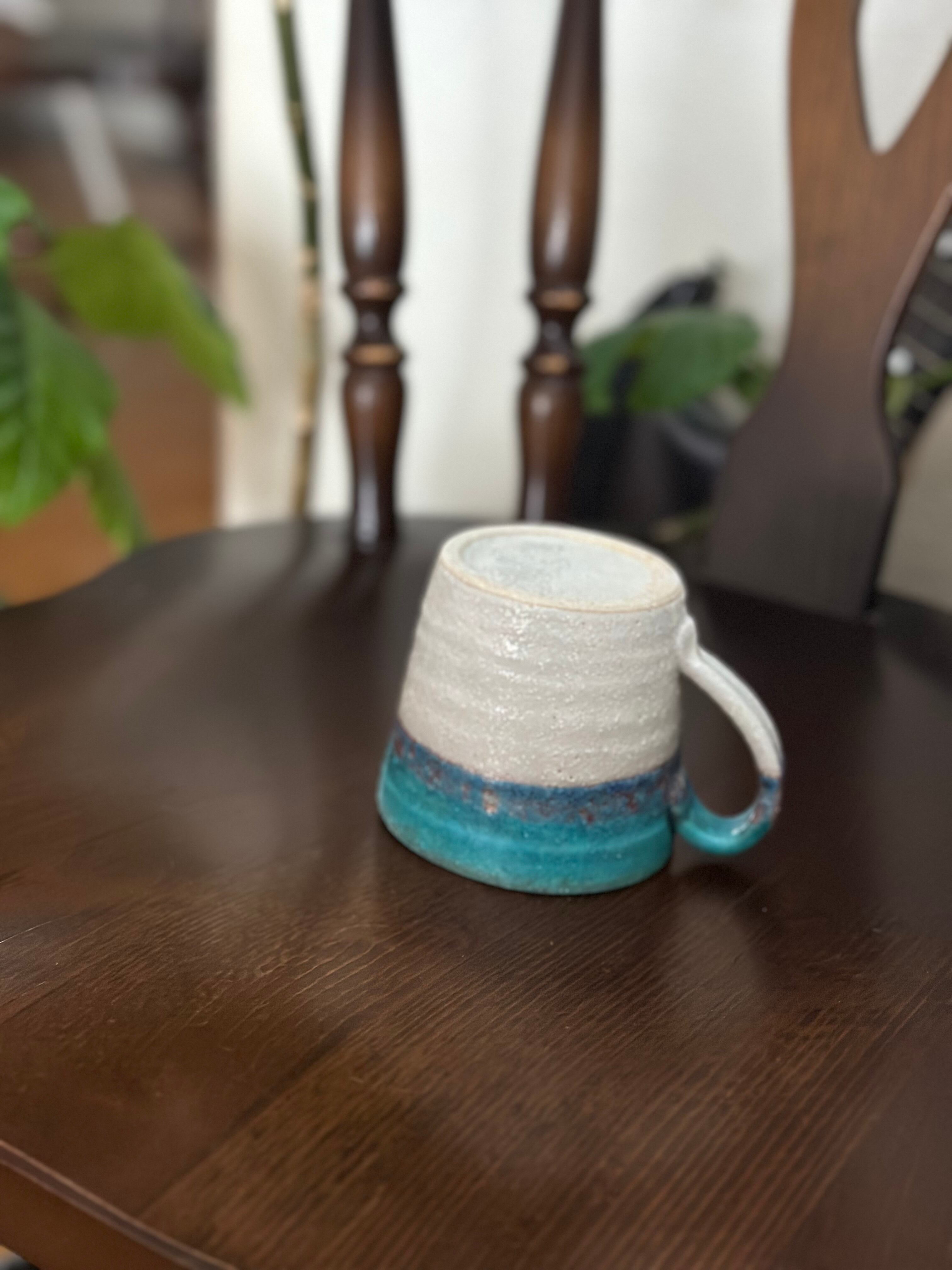 グラデーションブルーのマグカップ | 陶器屋カフェつむぎ produced by