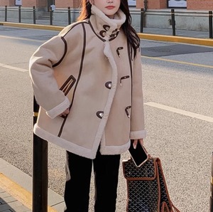 レディース 着る毛布 ダウン 上着 ダッフル Pコート ムートンコート ロング ボリューム袖 丸襟 もこもこ ふわふわ ふっくら ポケット 異国風 ヴィンテージ ボア 厚手 かわいい 大人可愛い きれいめ シンプル 上品 おしゃれ レトロ 主役級 存在感 ヴィンテージ ラブリー キュート クラシカル ロマンティック 無地 冬 卒業式 卒園式 謝恩会 結婚式 花嫁 二次会 ママ マタニティ オフィス ビジネス OL 通勤 学生 学校 通学 デート お出かけ お泊まり アウトドア 旅行 レストラン 女子会 休