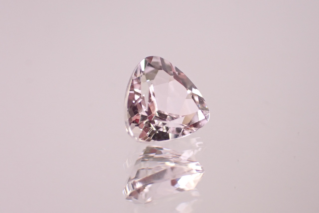 クンツァイト　1.57ct　[D3-204]