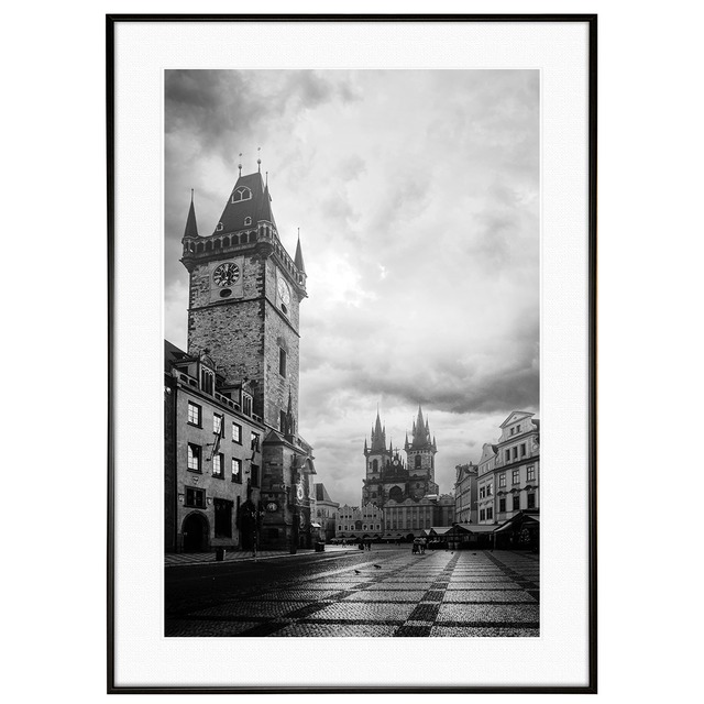 チェコ写真 プラハ 旧市街広場とプラハ城 モノクロ インテリアアートポスター額装 AS2668