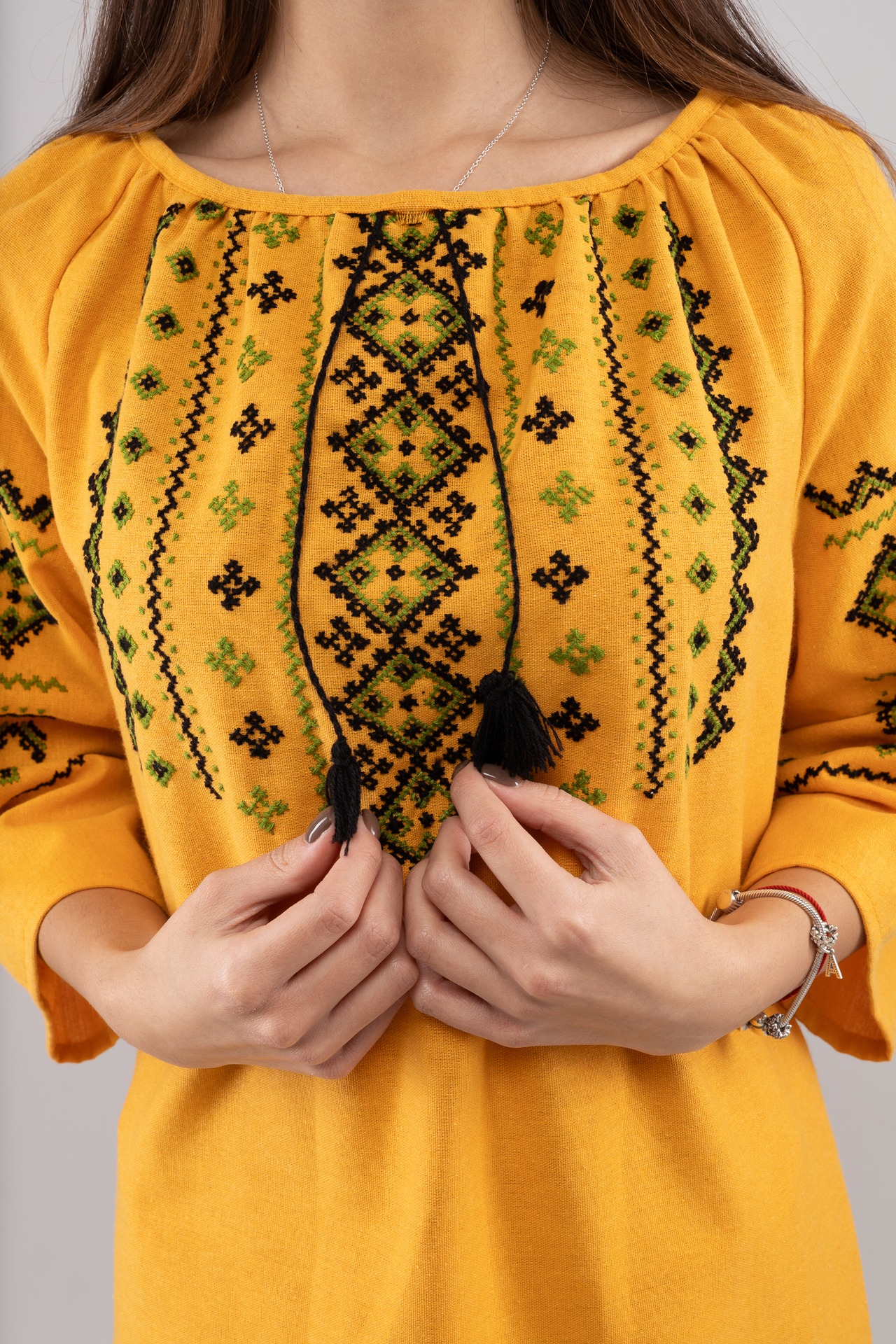 ウクライナ刺繍ヴィシヴァンカ・クラシック　七分袖　コロミヤ　手刺繍　麻　レディース・フリーサイズ - 8