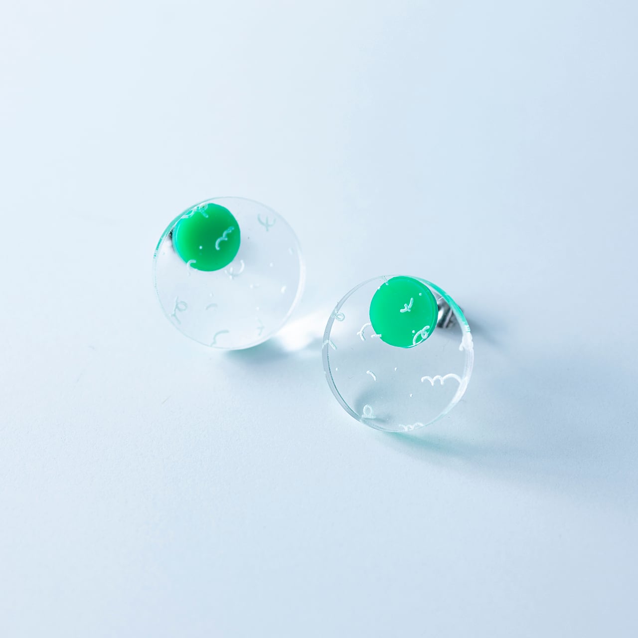 クリアパターンピアス