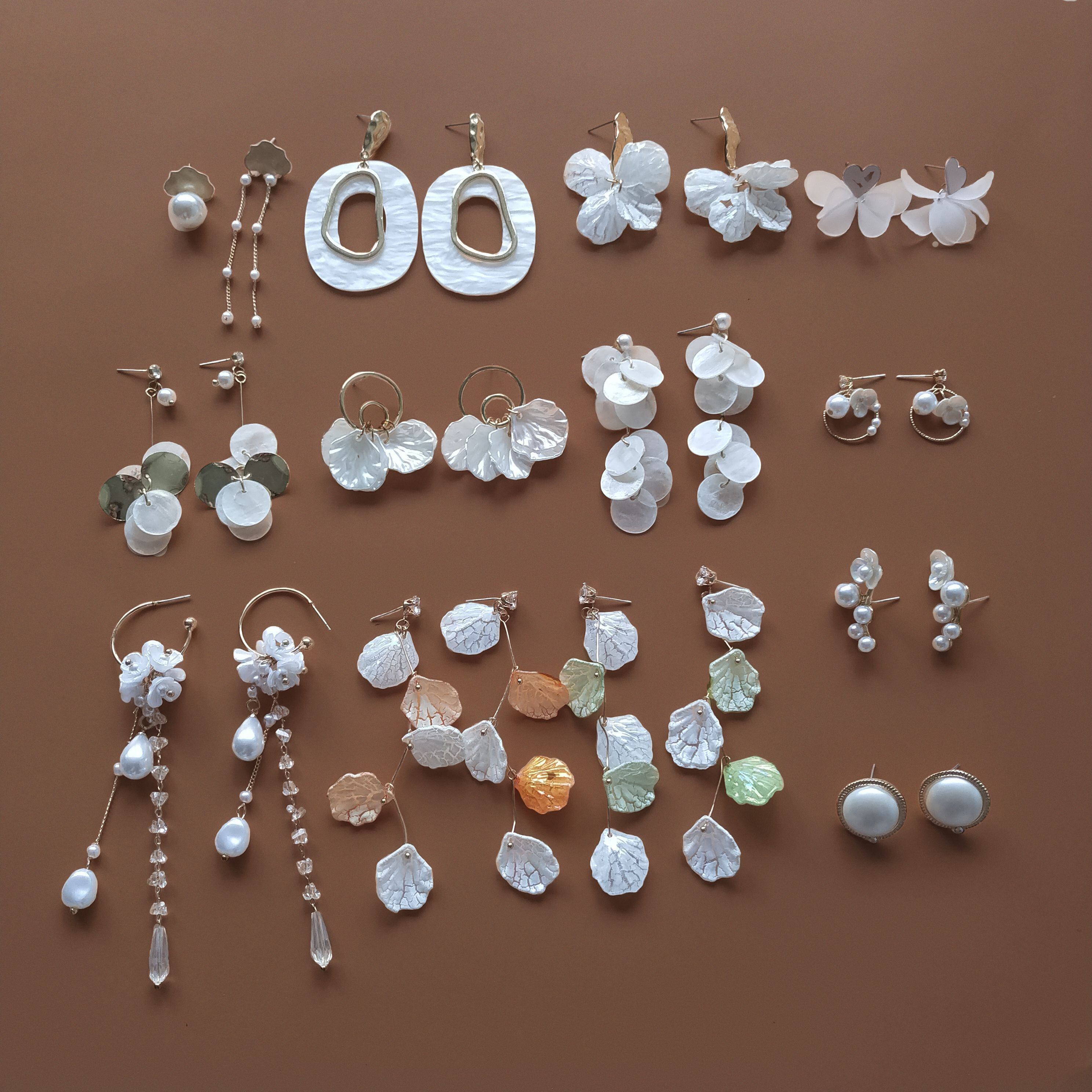 薄手イヤリング レッドロング 指輪 ブラック・アイド・ピーズ14968661029