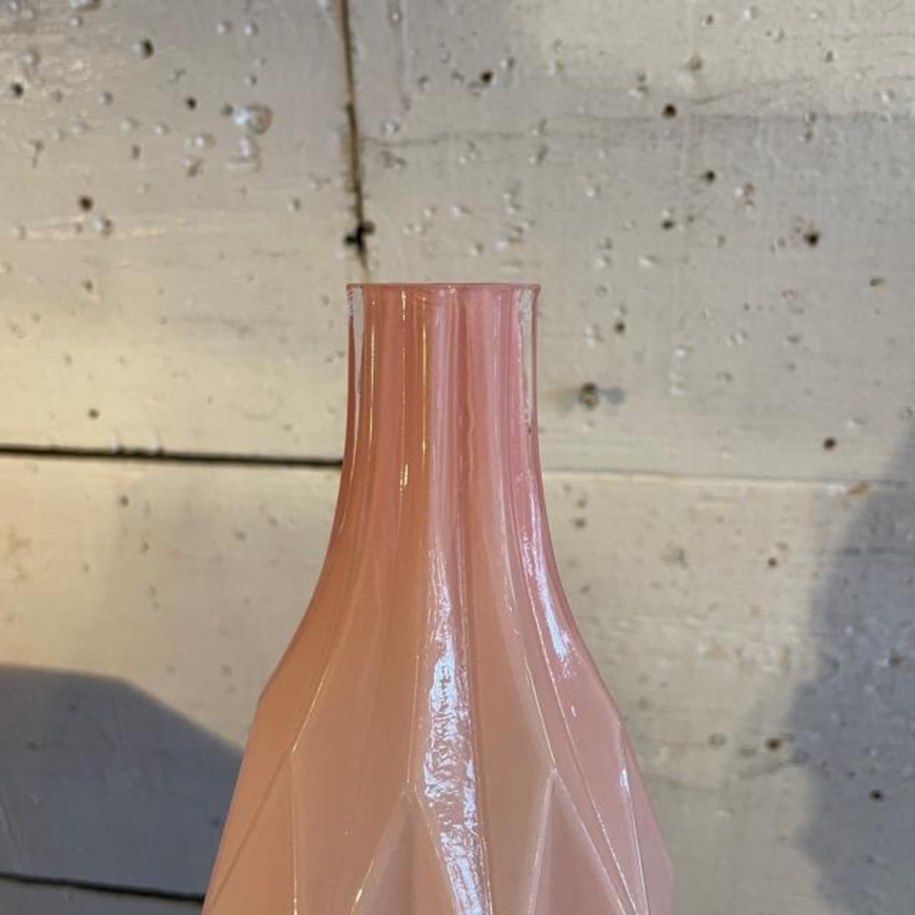 MILK GLASS SINGLE VASE - DIA MILK PINK / フラワーベース　ピンク　花瓶　1輪挿し　リビング　ガラス