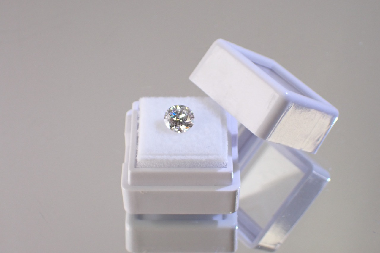 ラボグロウンダイヤモンド 　IGI鑑定書付 E/VVS2/ID/0.53ct　[D4-249]