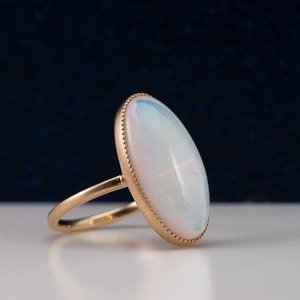 Opal ring / Oval milgrain