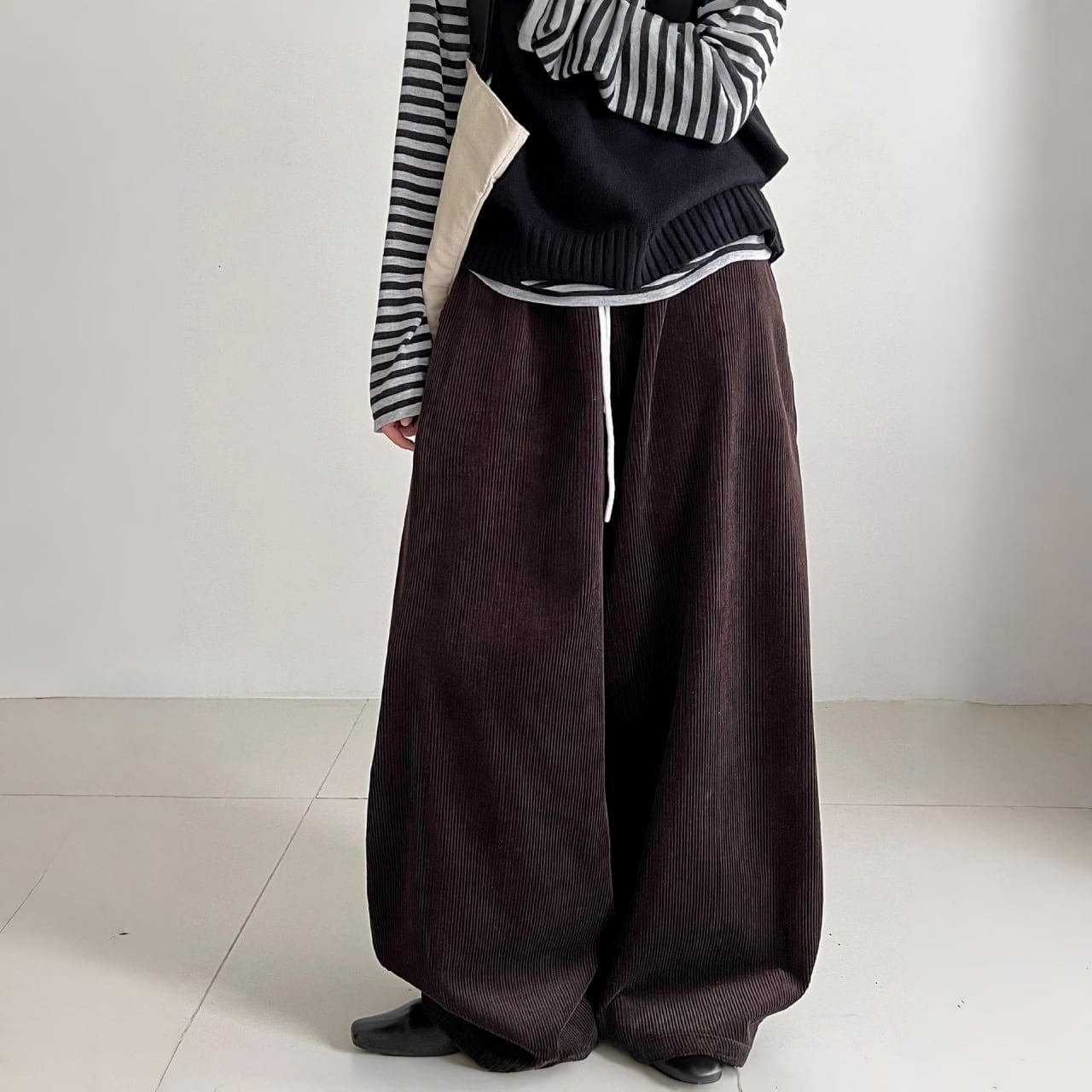 ドローストリングコーデュロイバギーパンツ A01847