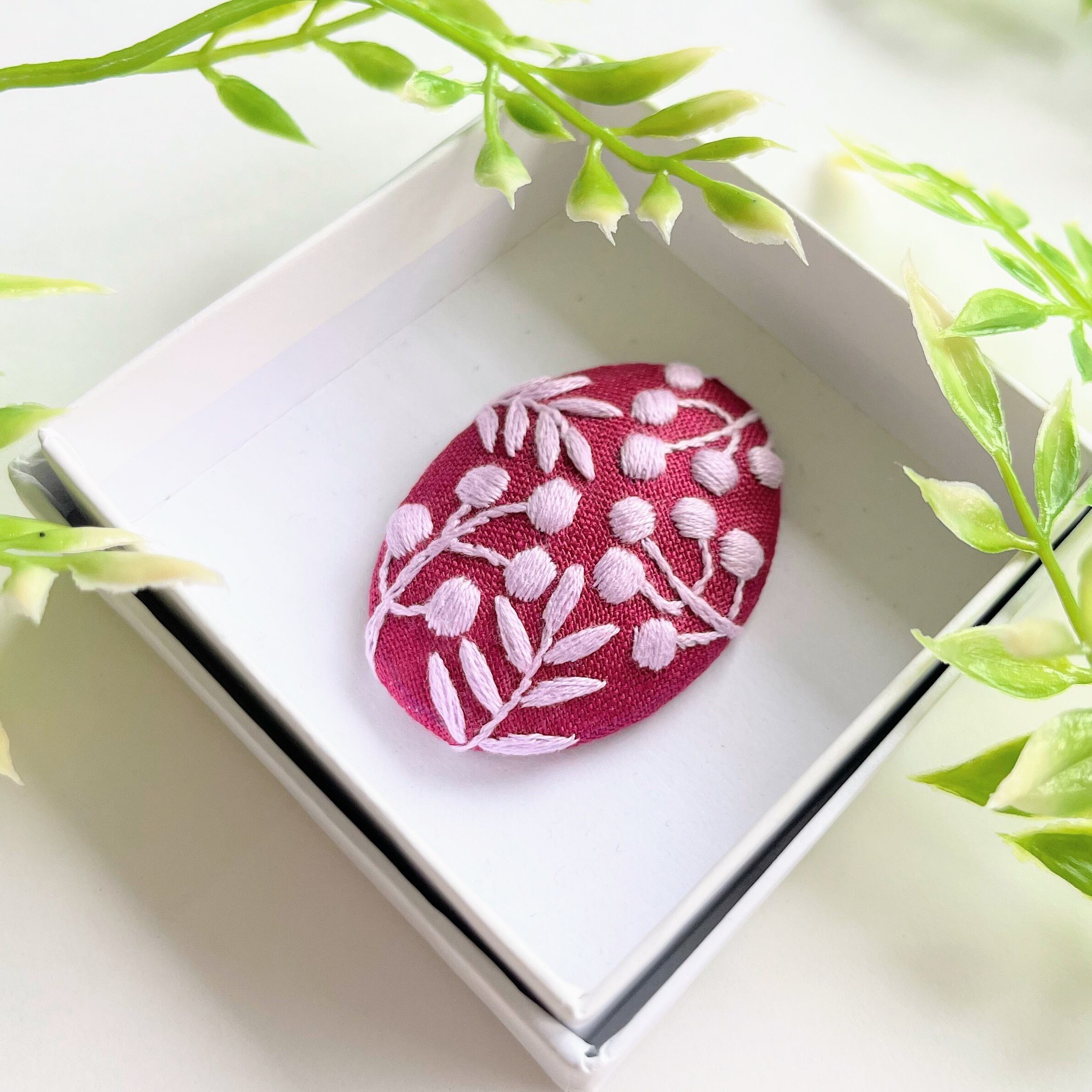 北欧風木の実の刺繍ブローチ【botanical】#276 | j.couture