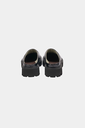 Round Toe Sabot Sandals / BLACK