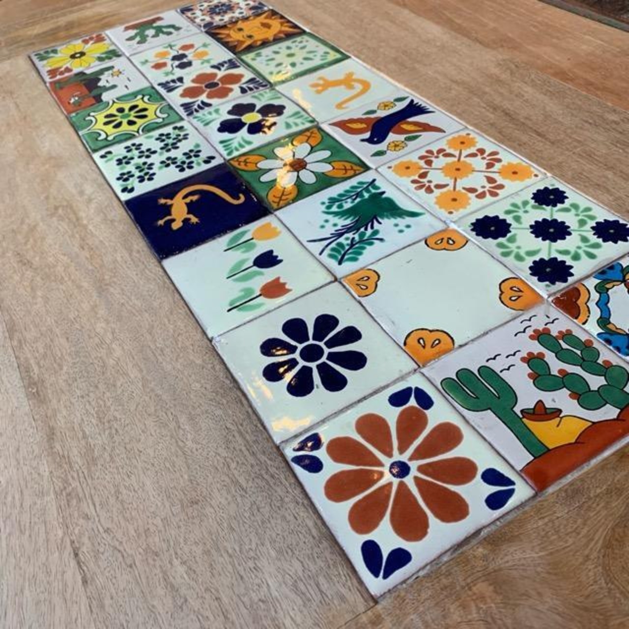 Mexico Talavera tile　メキシコタラベラタイル　015　ボタニカル　ツタ　ブラウン　グリーン　10cm　コースター　鍋敷き　DIY　モザイクタイル　柄タイル　室内壁　室外壁　デザインタイル　レトロ　アートタイル　ハンドメイド