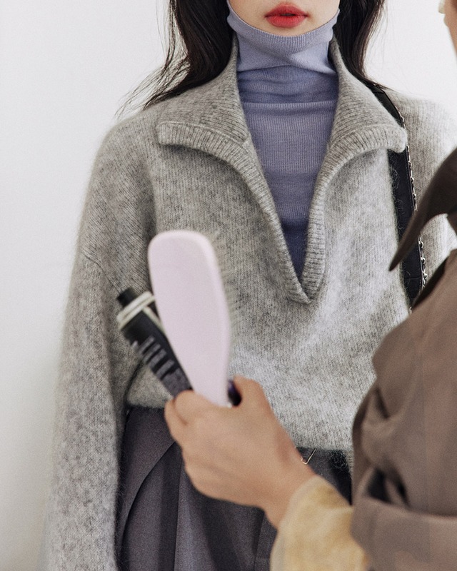 ワイドカラールーズニット　A25380