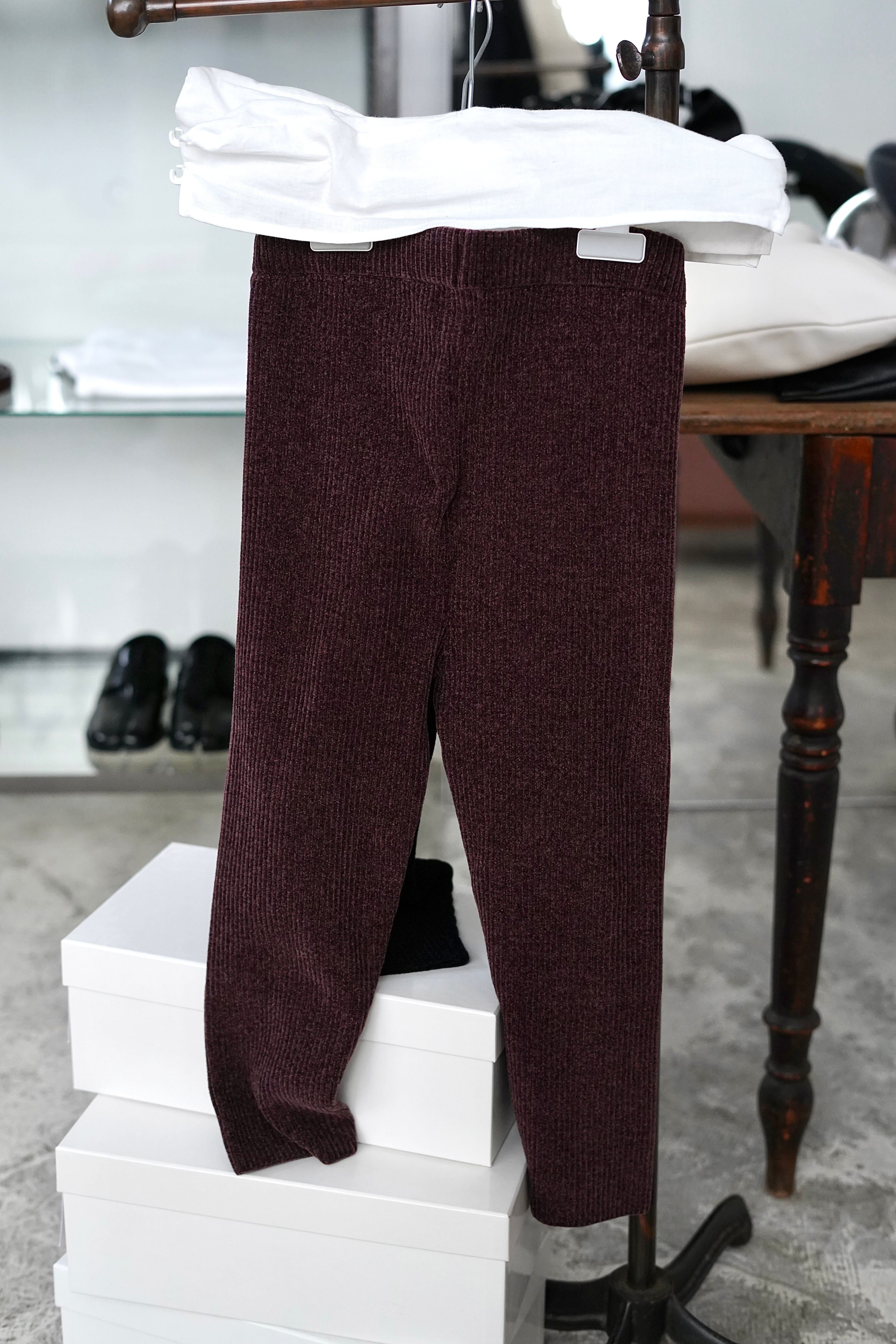 Mediam / Mole Knit Half Pants (Burgundy, Black) | JUQUI Online