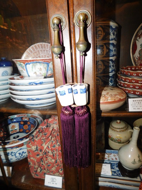 染付陶磁器風鎮 blue &white porcelain for hanging-scroll weight