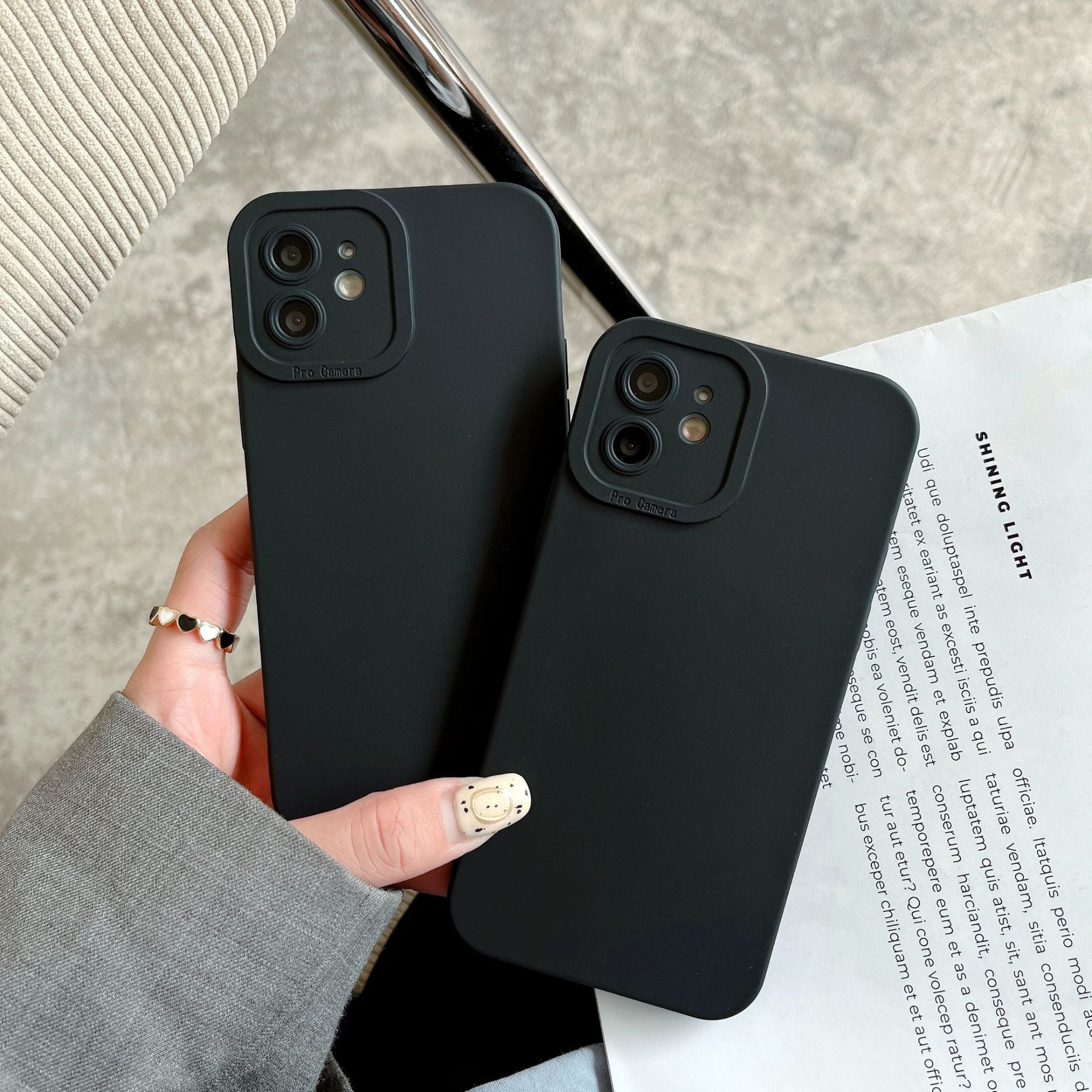 iPhone15対応】シンプルブラック◎無地 ソフトラバー かっこいい