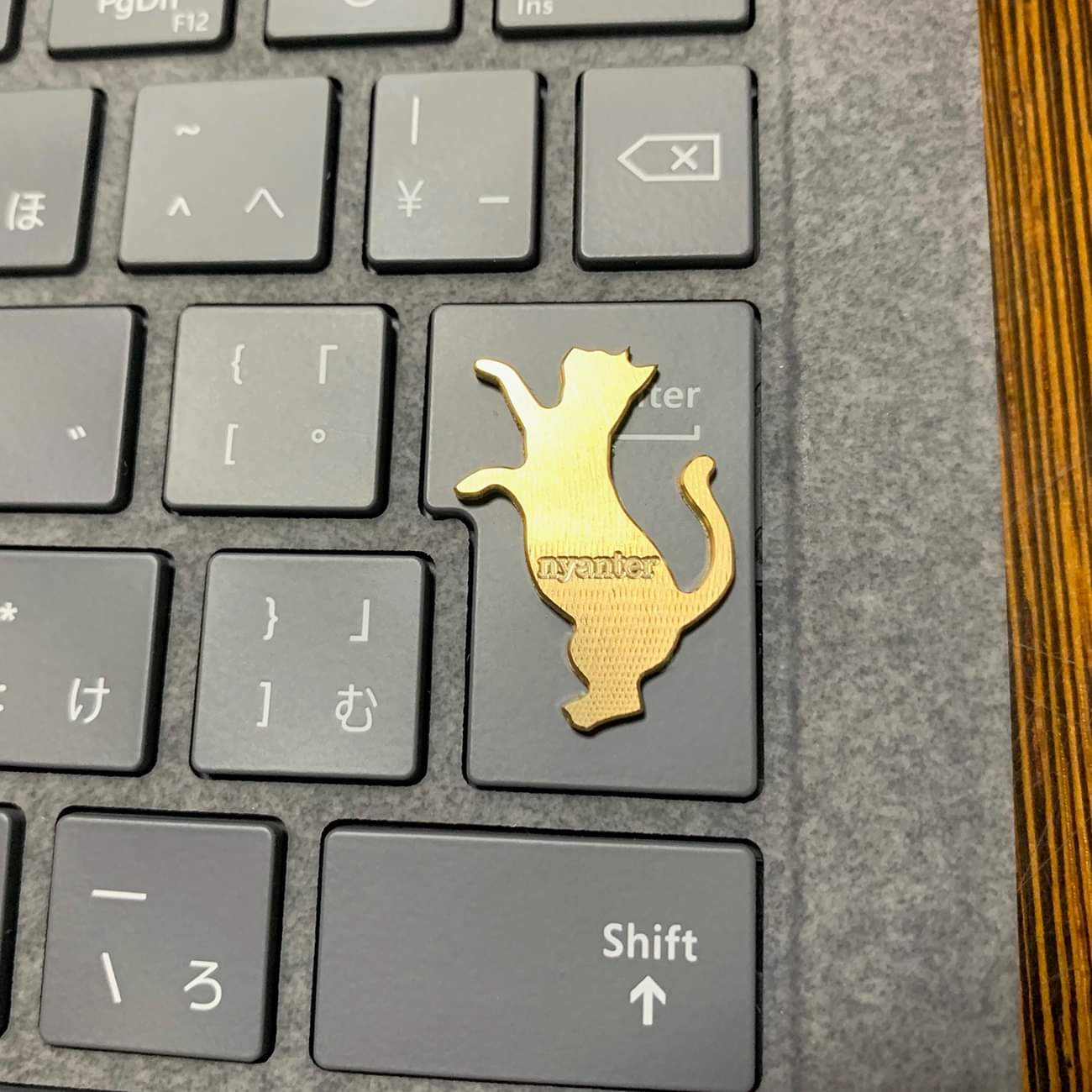 猫好きさん必見！キーボードで寝る猫！？新たなアイテム新登場！ | YSS