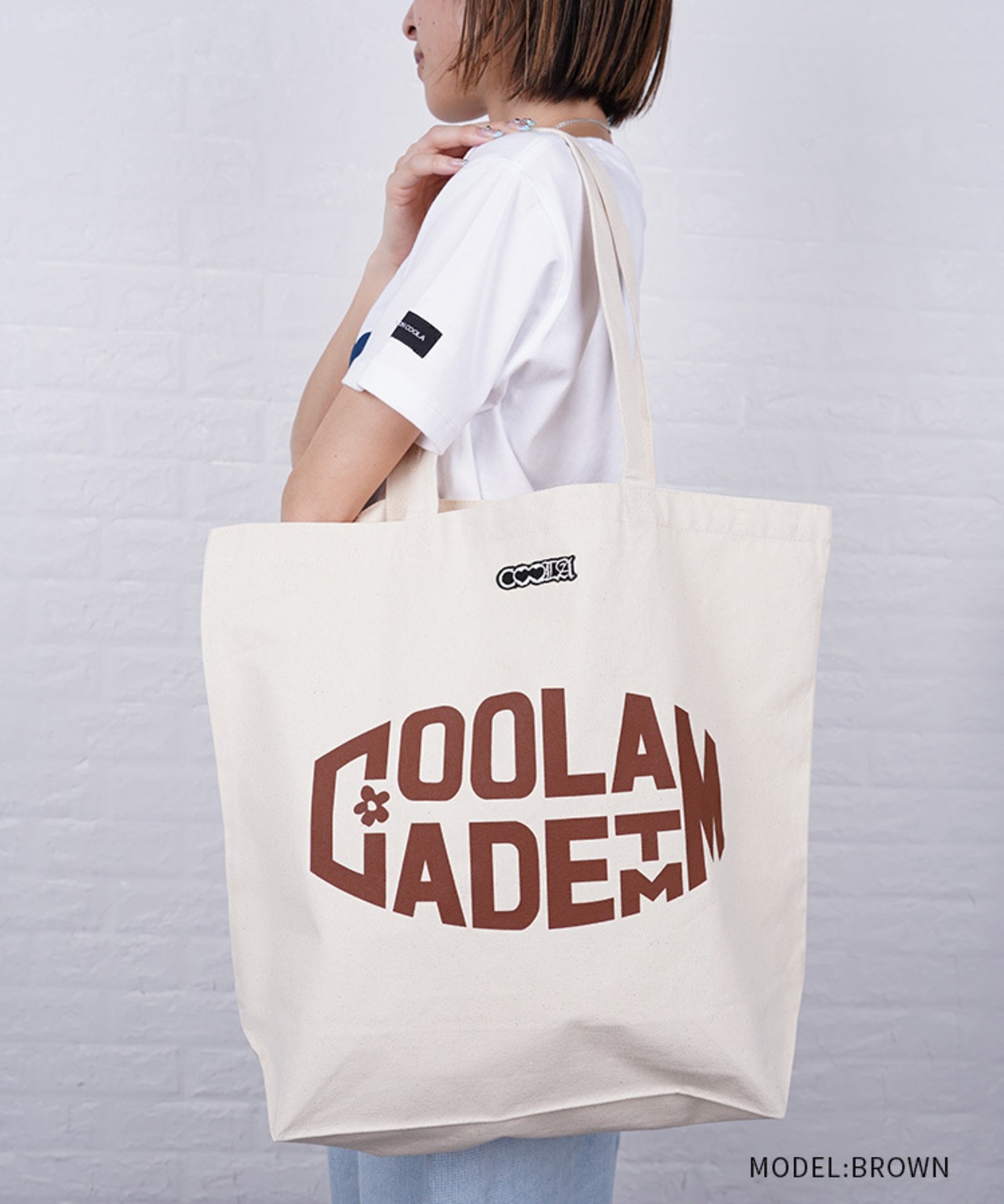 【直営限定ITEM】COOLA オーバルロゴプリントラージトートバッグ (BEIGE)　CQ-48550H