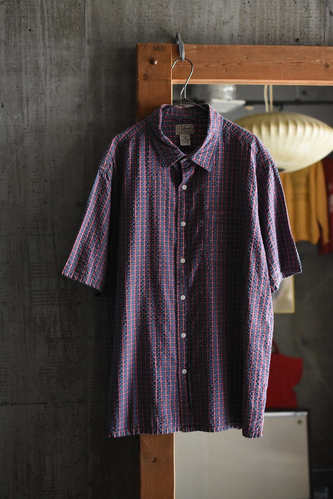 OK/00's "L.L.Bean" seersucker check shirt.