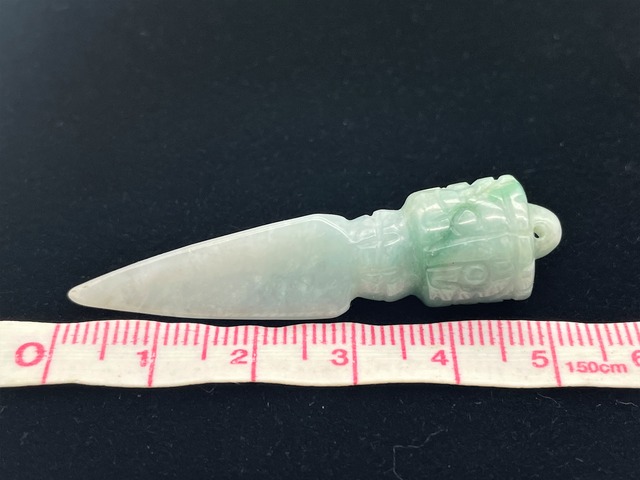 プルパ型ペンダントトップ素材（本翡翠）