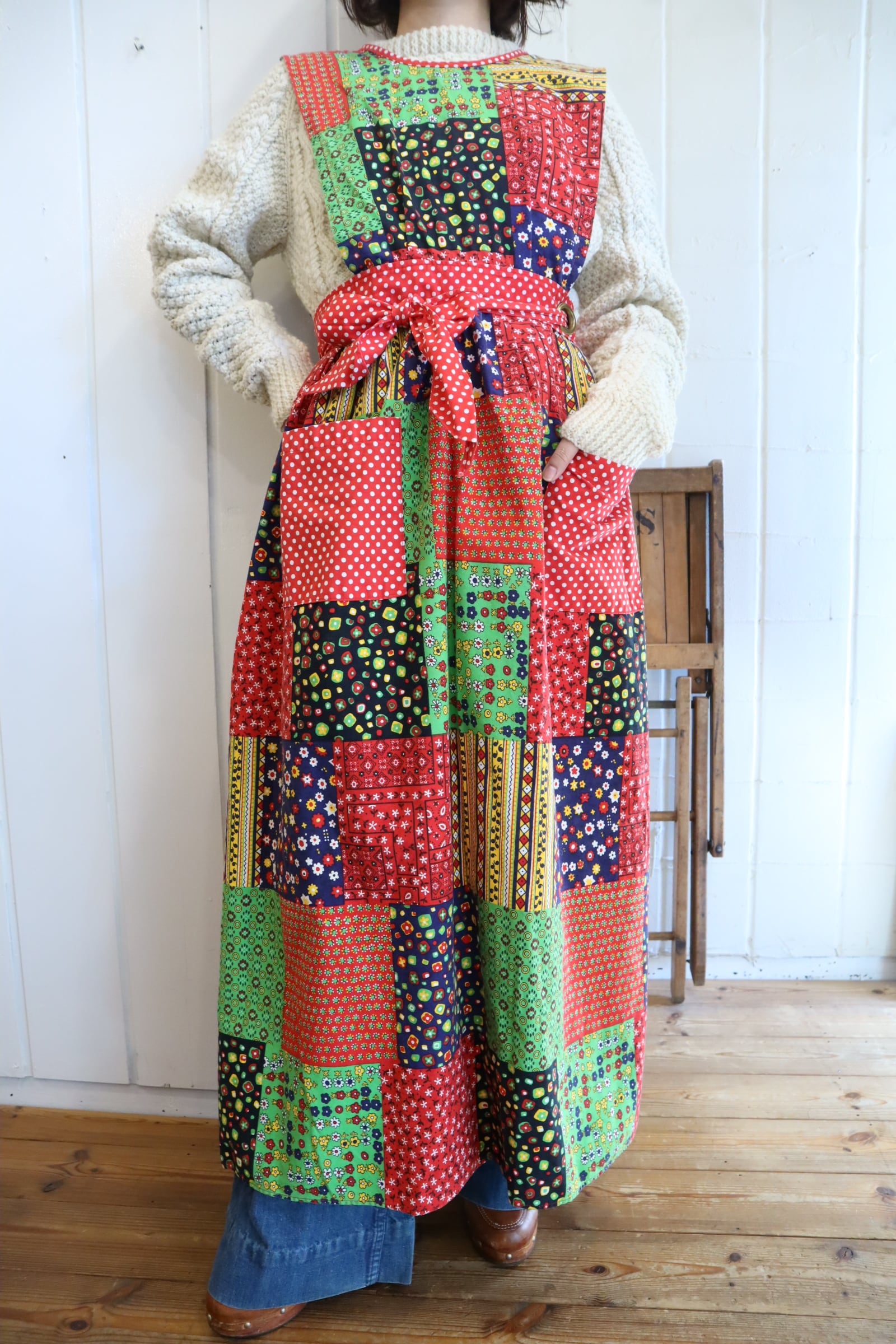 70's vintageパッチワーク柄エプロンドレス　新品未使用 70s red×green patchwork pattern apron dress [l-4705] | Fizzvintage