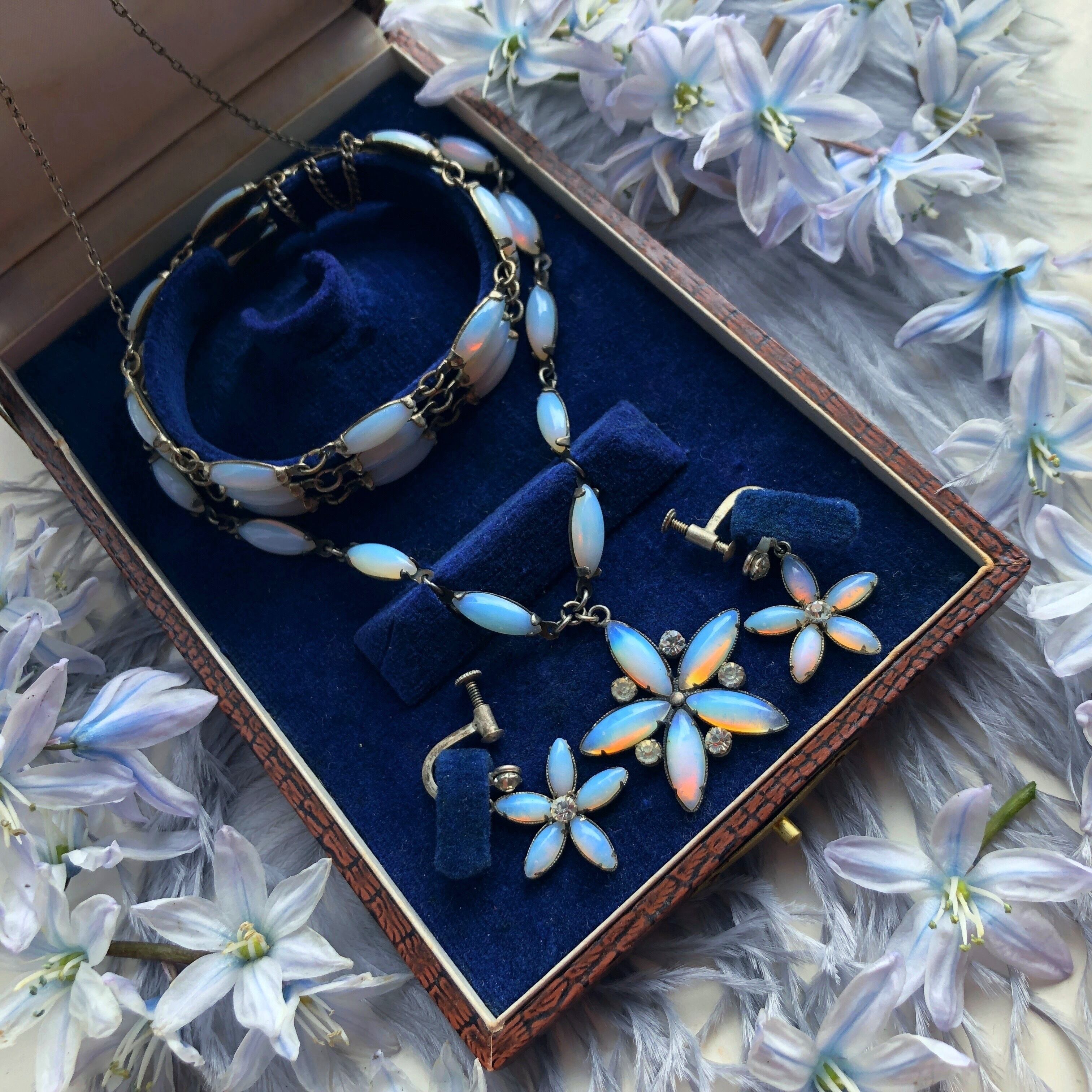 オパールセントガラス | メルキュール骨董店