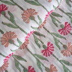 ブロックプリント生地【50cm単位】インド綿 片耳デザイン付き 花柄A 白×赤×ピンク #54822-WT1