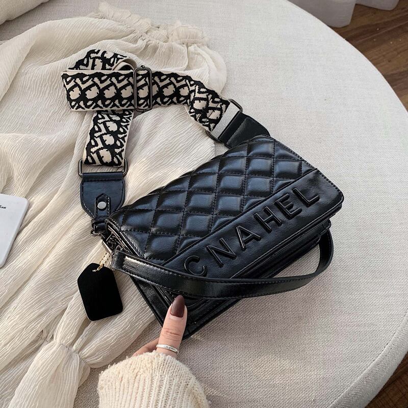 洋風スモールバッグメス2020新バージョンワイルドテクスチャーメッセンジャーバッグワイドショルダーストラップファッションスモールスクエアバッグ 手作りハンドバック63966010732