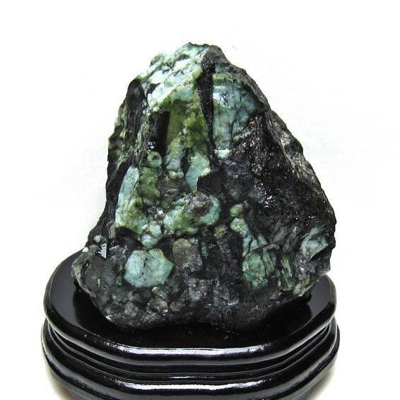 2.4Kg エメラルド 原石 台座付属 一点物 191-581