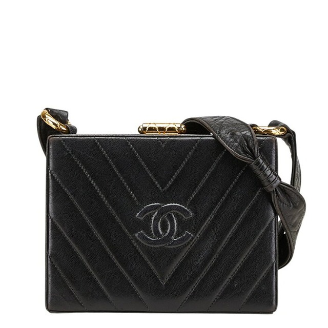 シャネル シェブロン Vステッチ ショルダーバッグ ブラック ラムスキン レディース CHANEL 【中古】