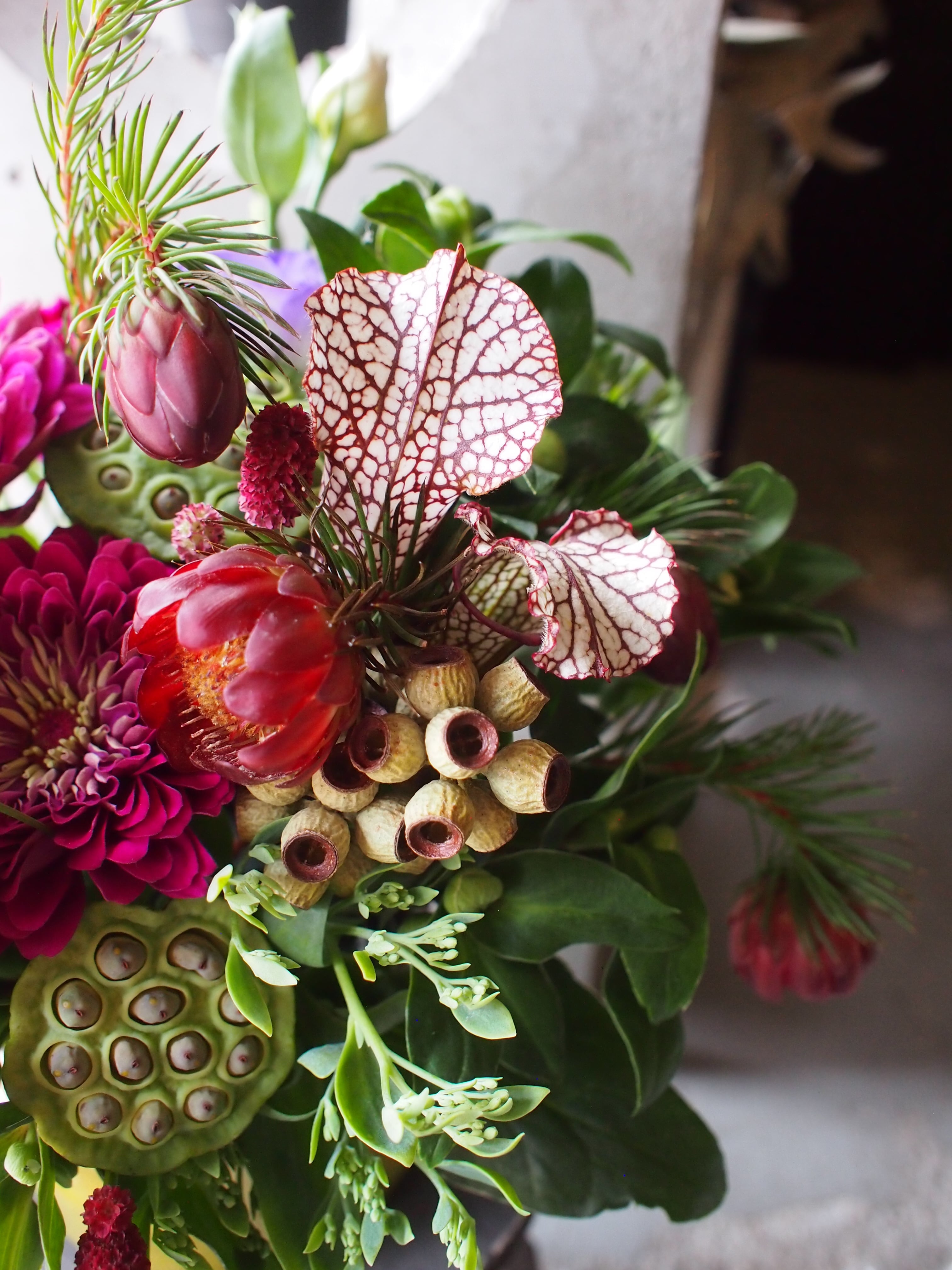 生花フラワーアレンジメント gusha 生花フラワーアレンジメント gusha ラッピングが選べるラウンドの生花