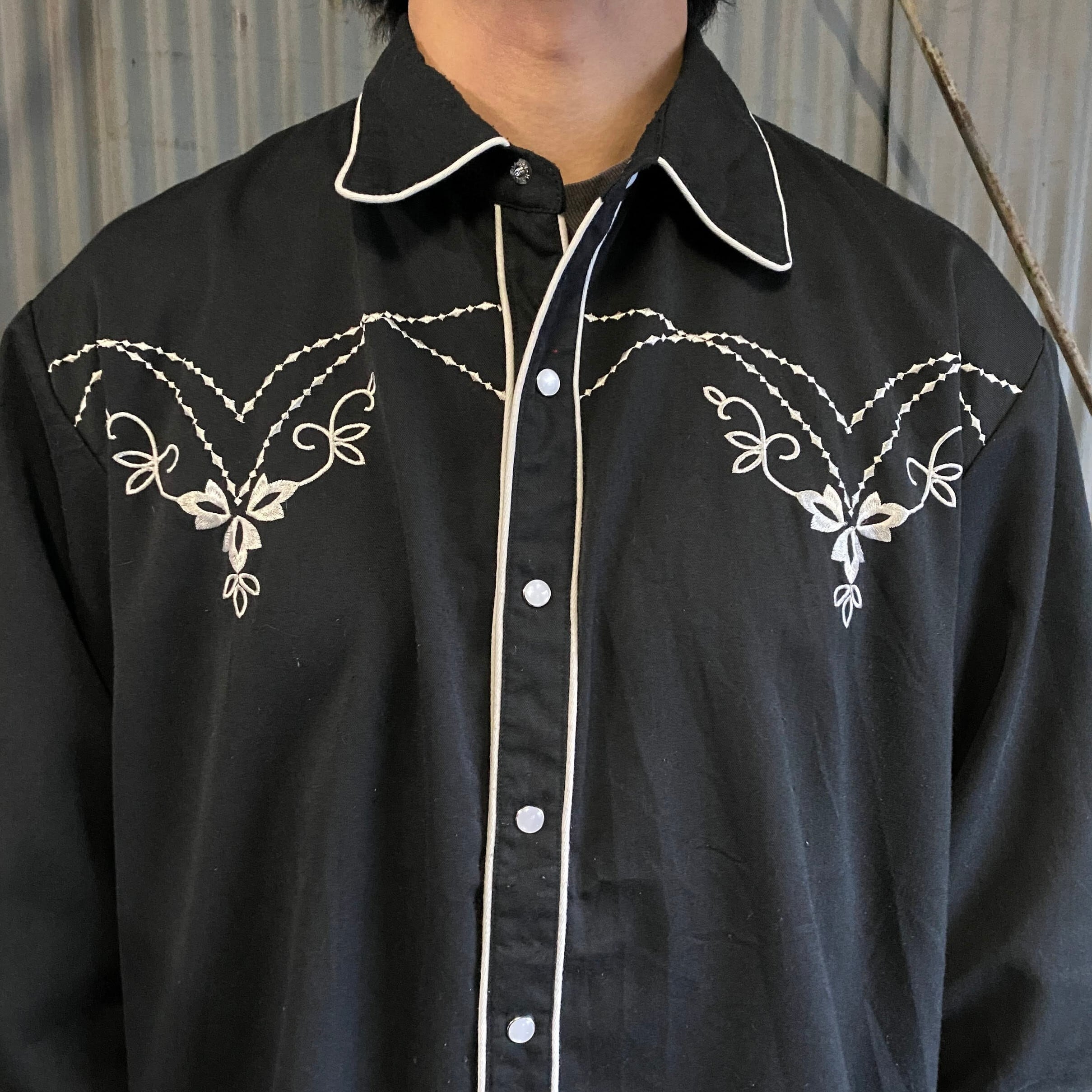 GIBSON 長袖 花柄 刺繍 ウエスタンシャツ メンズL 古着 ブラック 黒
