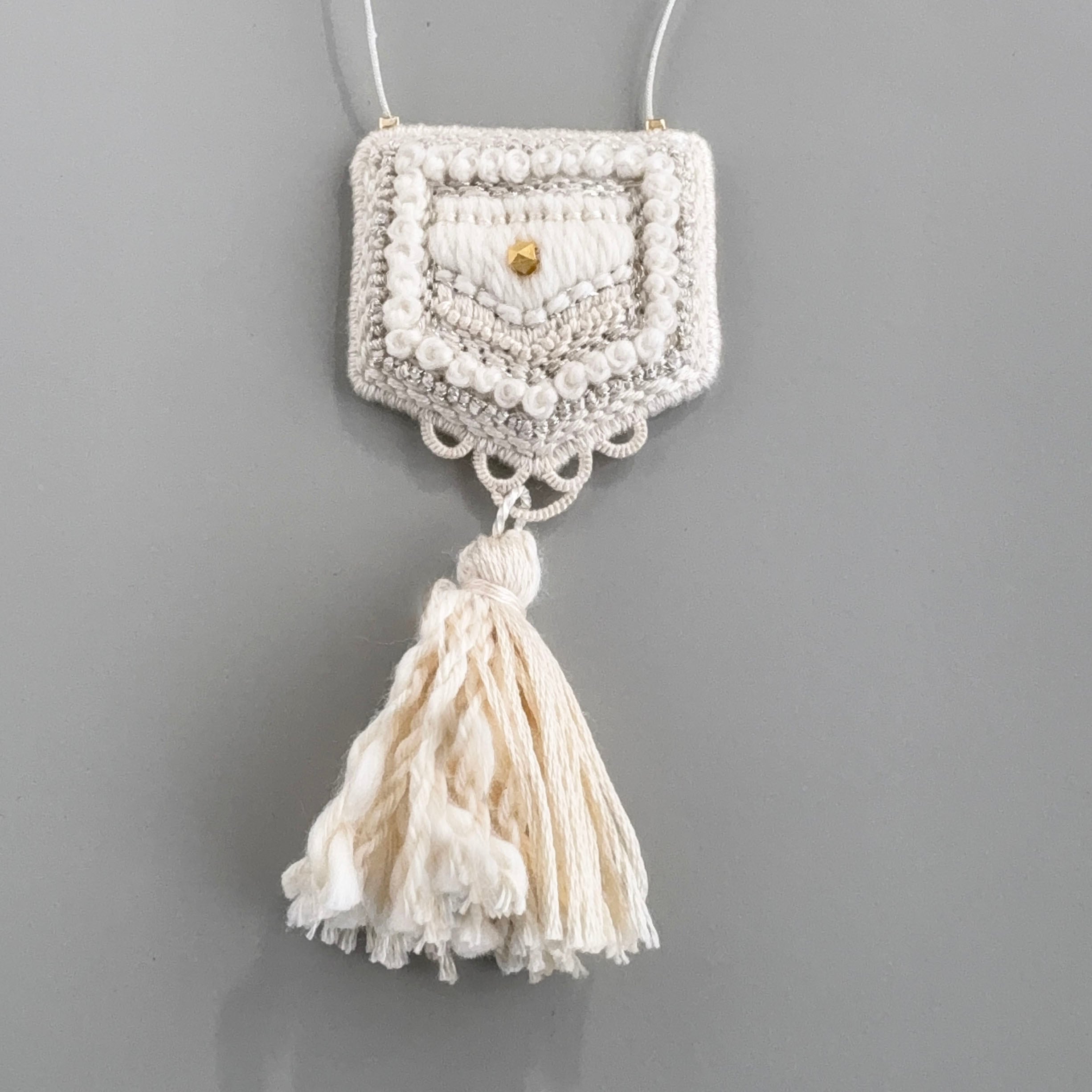 emblem necklace no.8