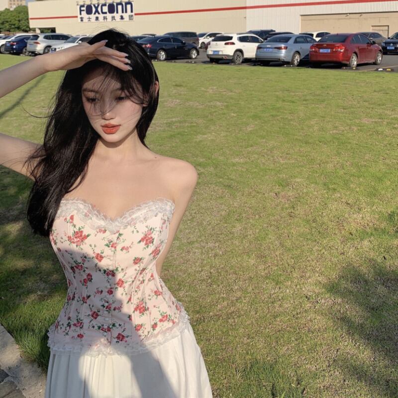 レースフローラルトップス サマーショートストラップレス 夏物 花柄 ブラックストロベリース65310019208