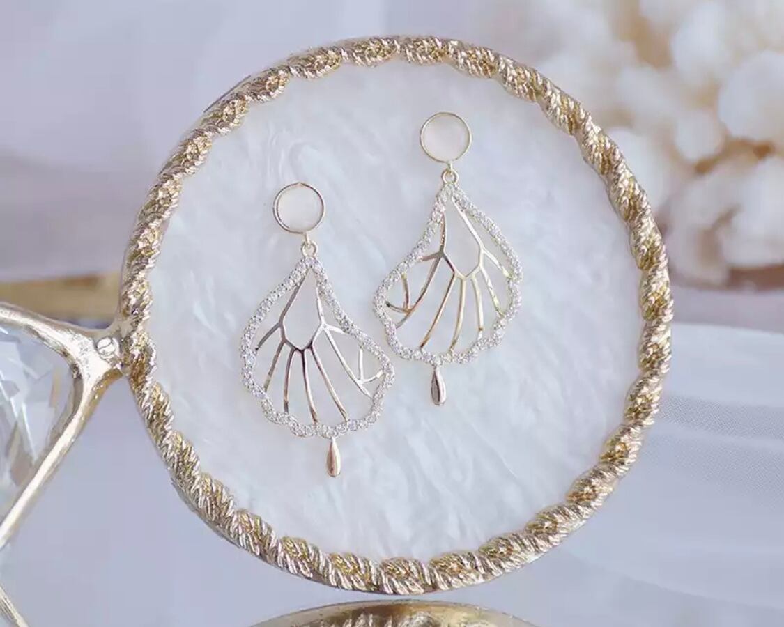 シーカットピアス