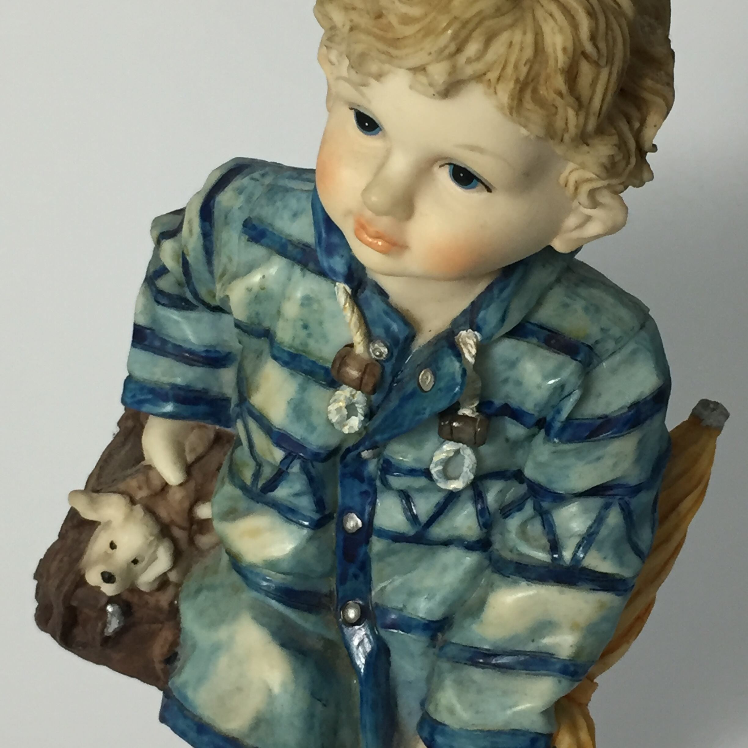 西洋人形 樹脂人形 雨の日のお出かけ PL刻印 | 路地裏の骨董