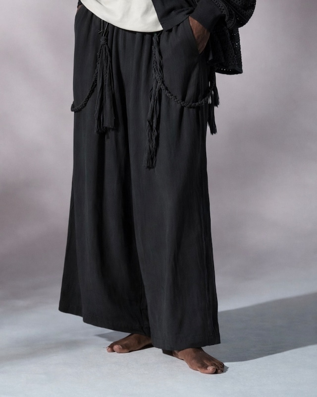 【4月下旬】ネイティブシアークロップドパンツ|ブラック