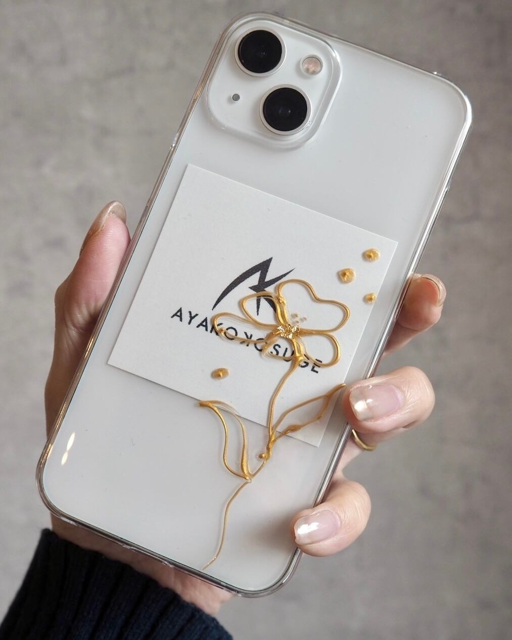 フラワーモチーフスマホケース