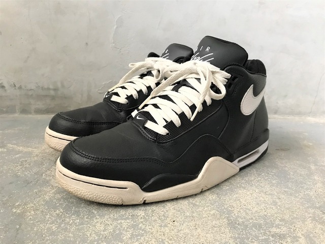 2021 NIKE FLIGHT LEGACY BLACK/WHITE