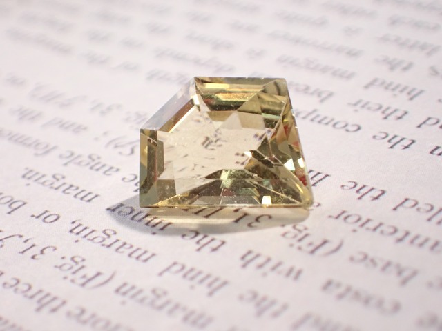 イエロースキャポライト　3.98ct　[C13-285]