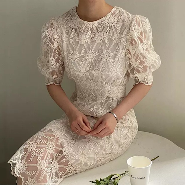 結婚式ドレス シック フレンチ 花柄 刺繍 パフスリーブ シースルー