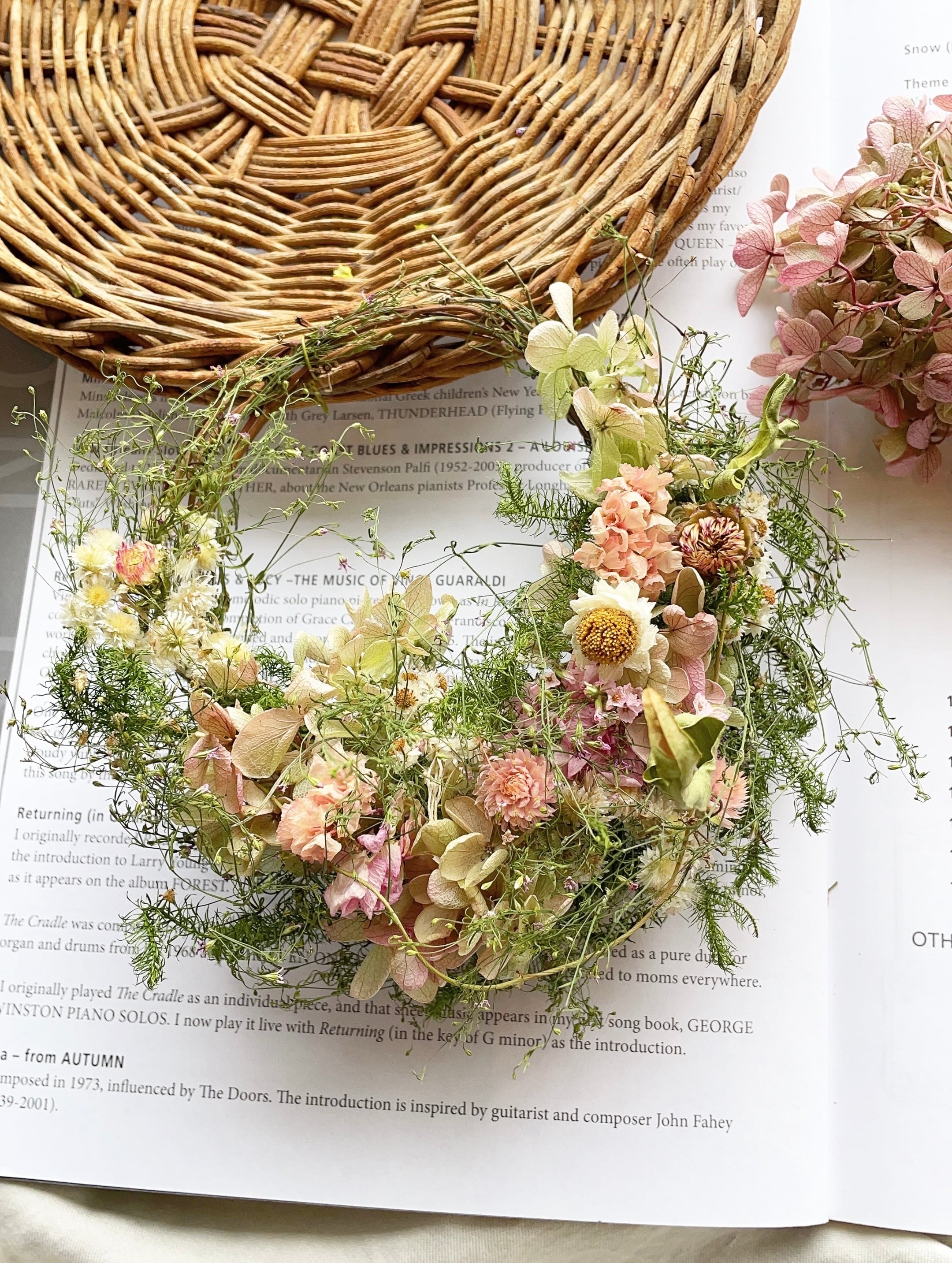 〜Spring wreath〜限りなく優しい草花のリース○ドライフラワーリース