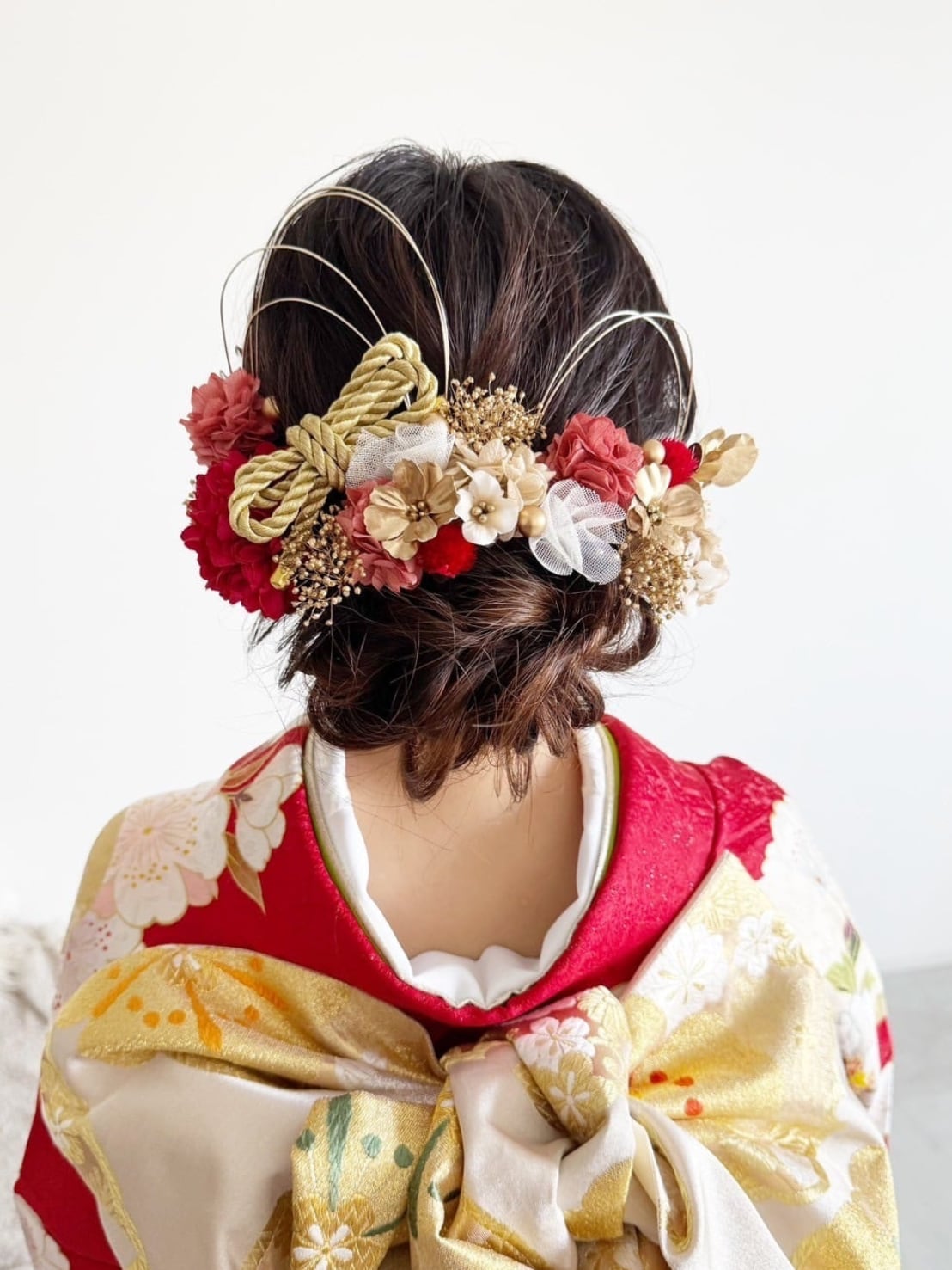 【ピンポンマム小枝ビジュー髪飾り レッド】 袴 振袖 成人式 ヘアドレス ヘアパーツ プリザーブドフラワー ドライフラワー k-0149