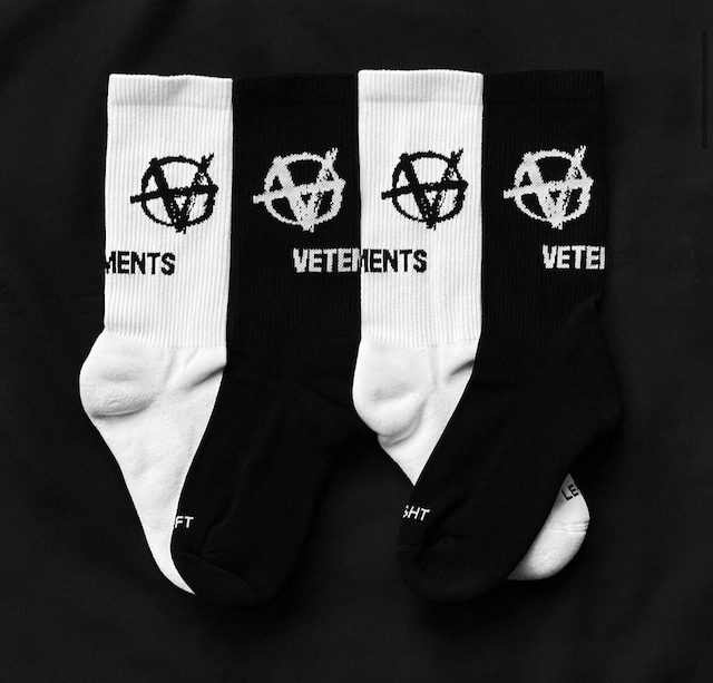 【VETEMENTS】NEW ANARCHY SOCKS
