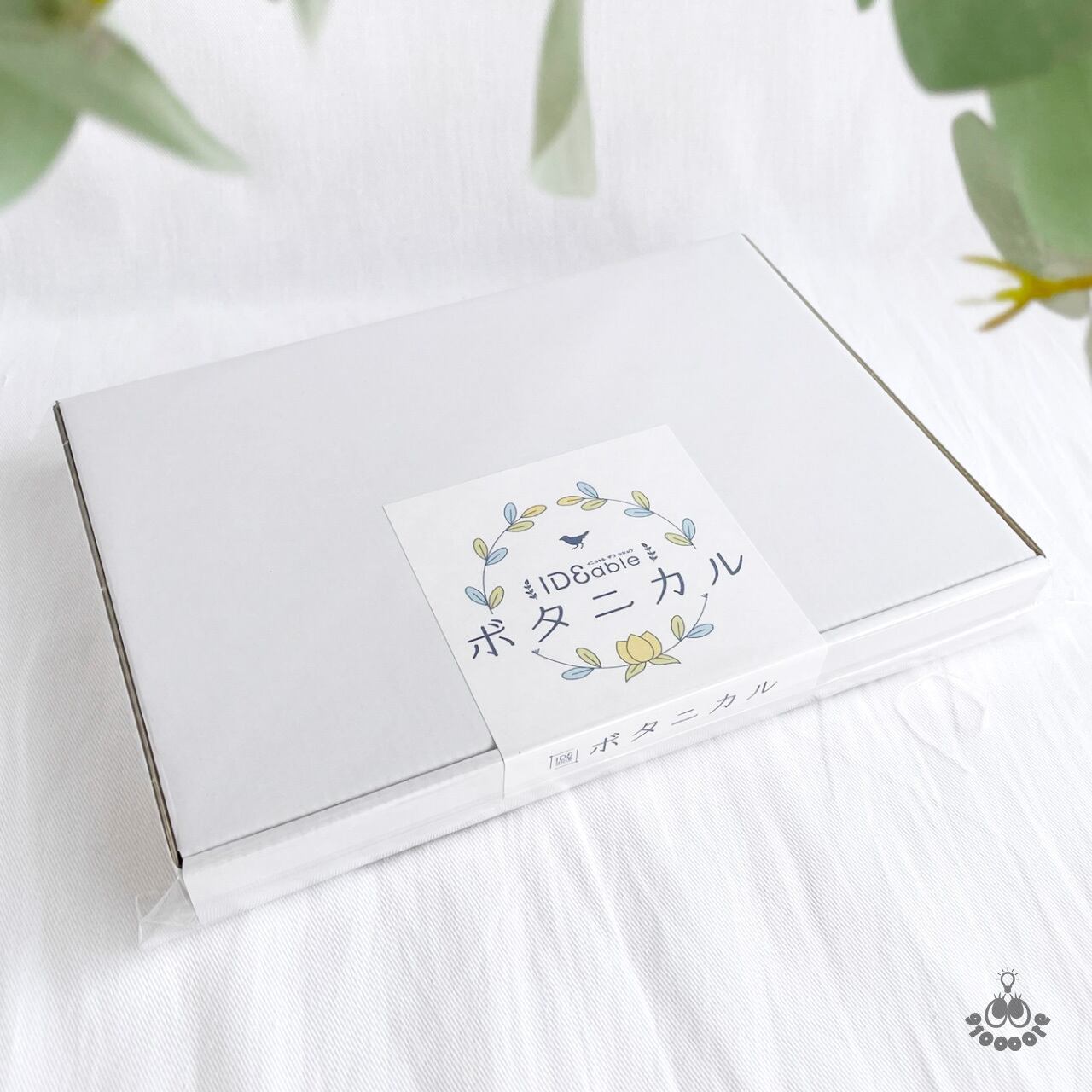 くみこ★♡ ウエイト枠 刺繍イニシャルポーチ♡ emily様 専用♡ ウエイト枠 刺繍イニシャルポーチ♡