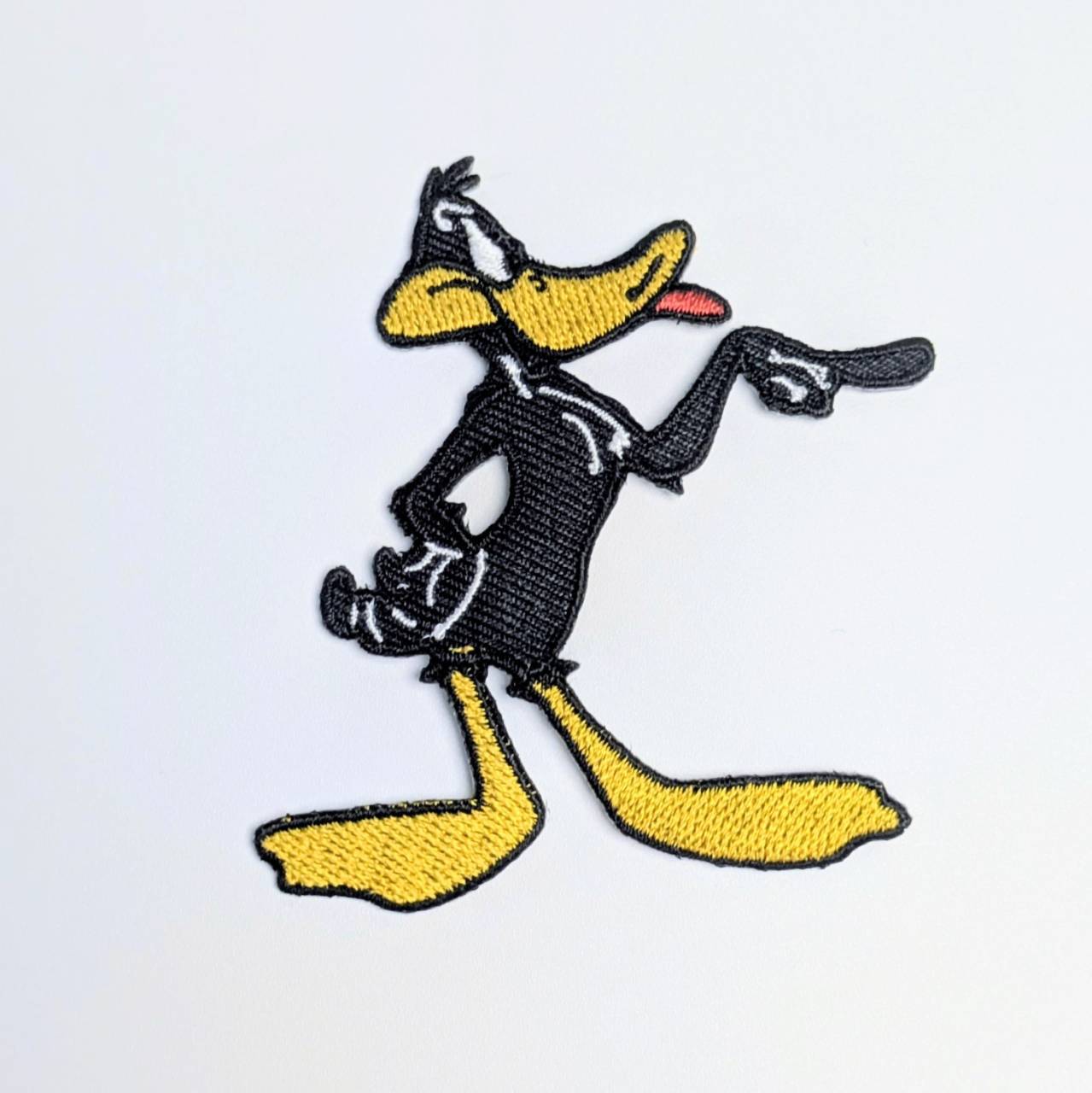 送料無料! ★刺繍アイロンワッペン★【 Looney Tunes / ルーニーテューンズ 】 ダフィーダック〚アメリカン雑貨 アメトイ〛