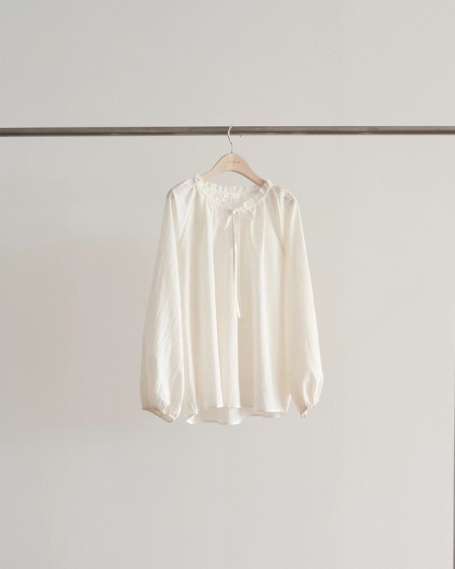 (OUNCE) breath  blouse