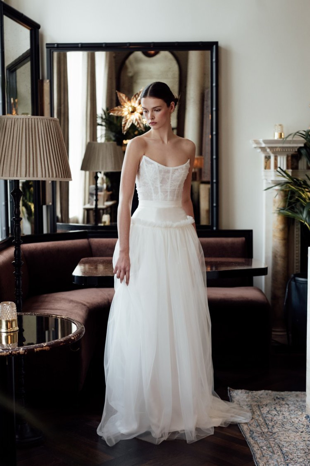 ウェディングドレス ベアトップ 細見えシルエット 魅惑の花レース  