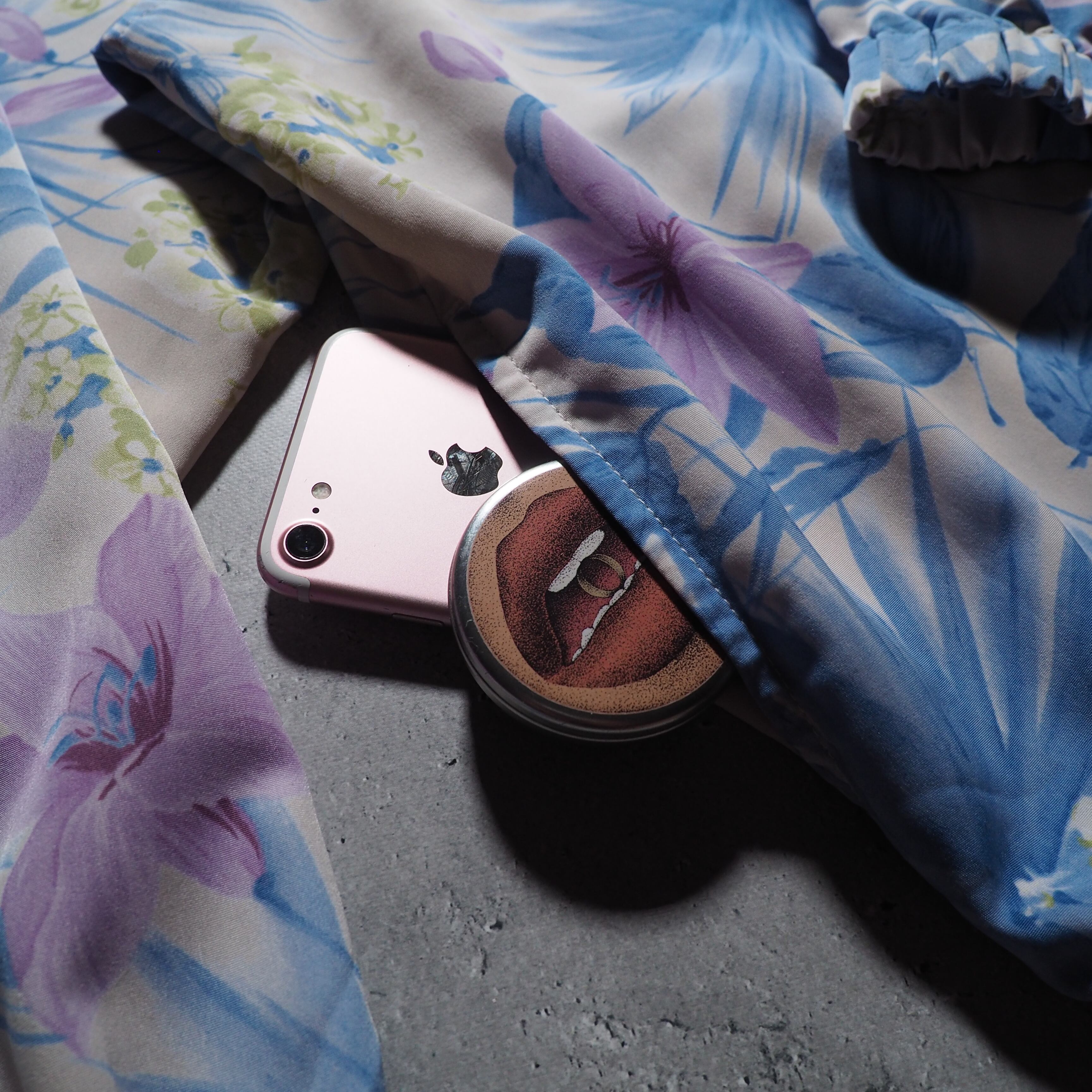 1990s Beautiful watercolor flower painted vintage loose Blouson