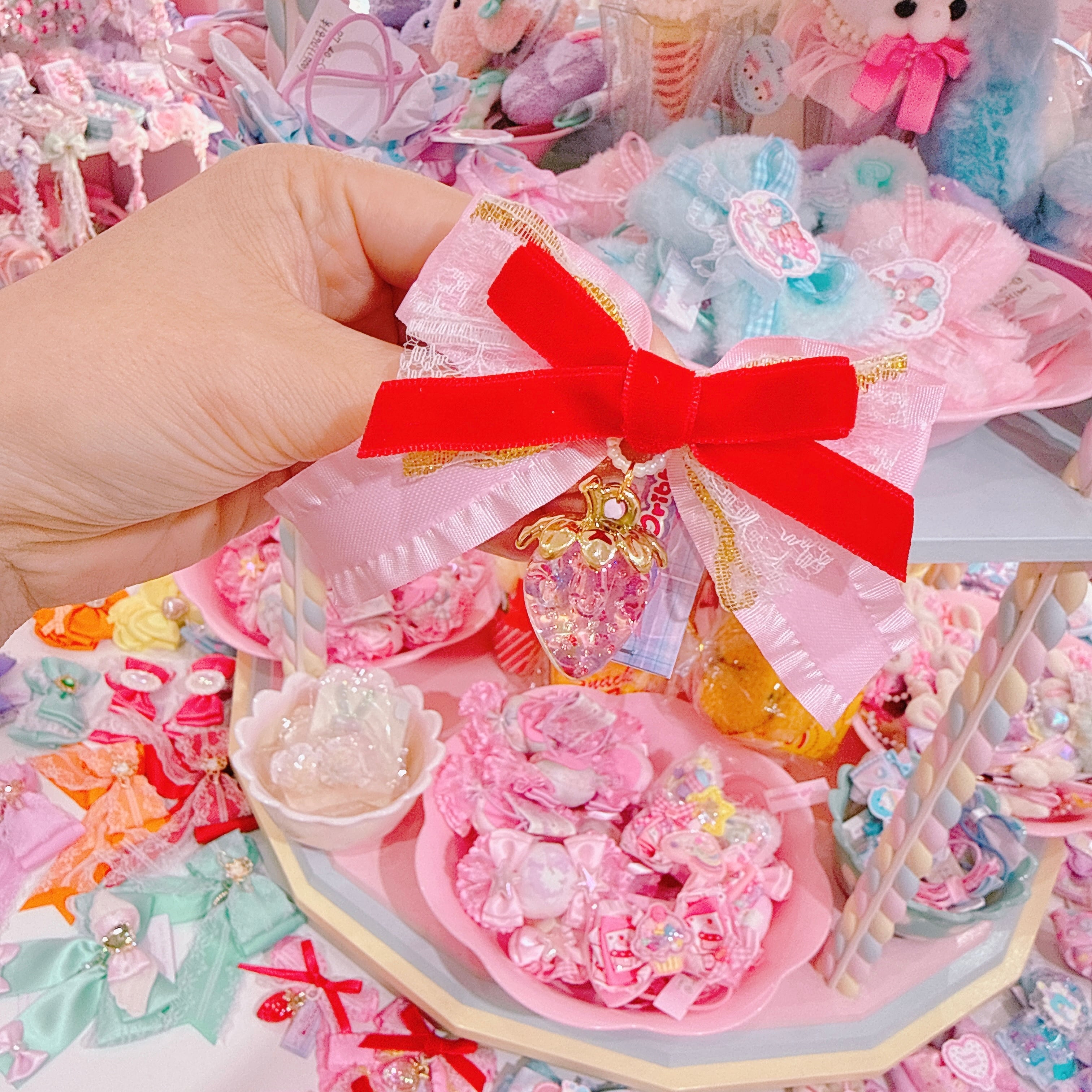 【F7】64-29いちごリボンヘアクリップ