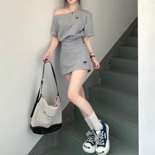 【2点セット】サイドボタンワンショルTシャツ＋ワンポイントミニスカート ・68481